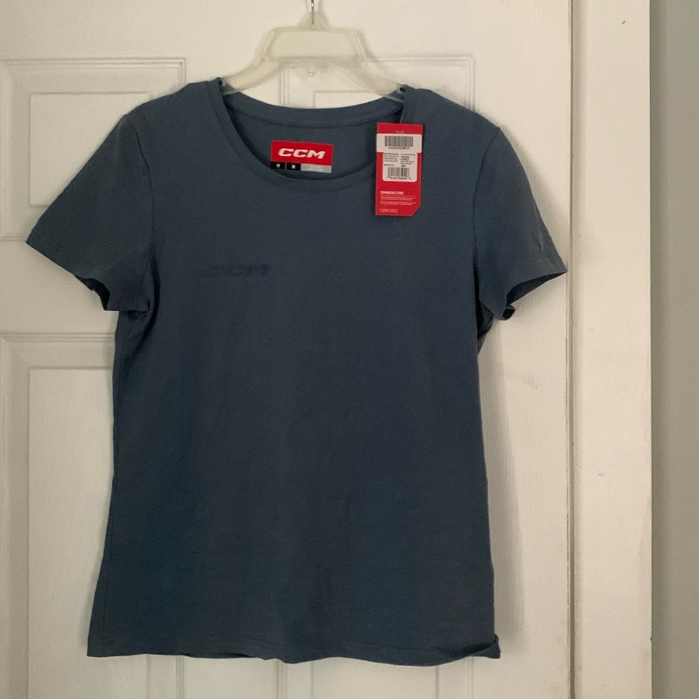 Women’s CCM hockey tee